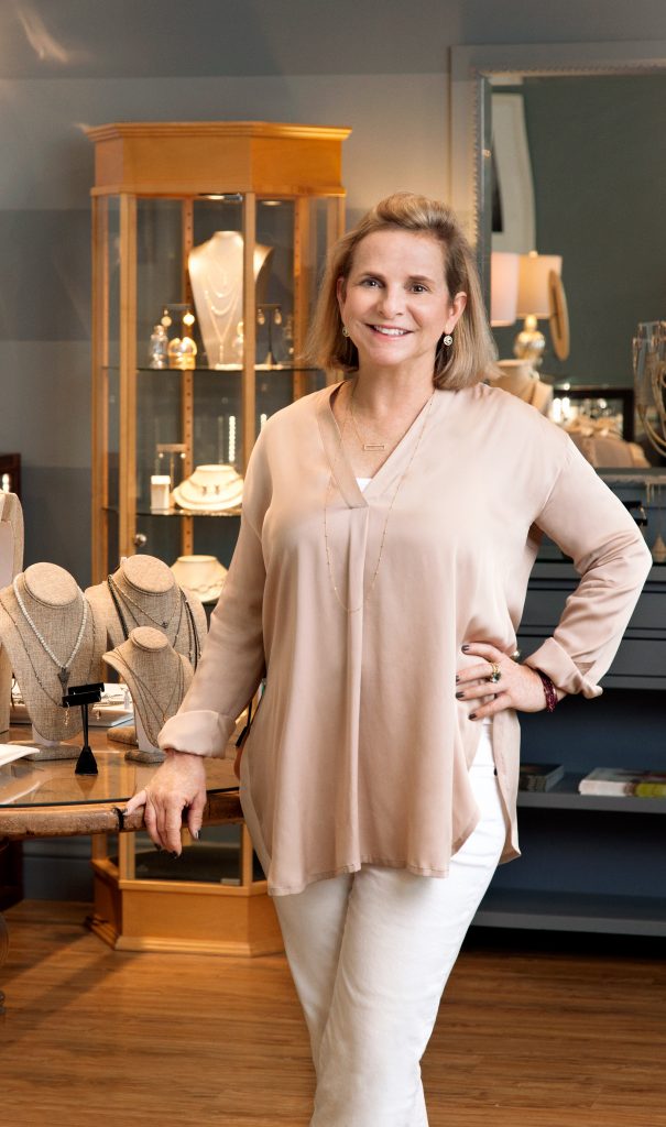 Lora Pelto inviting boutique