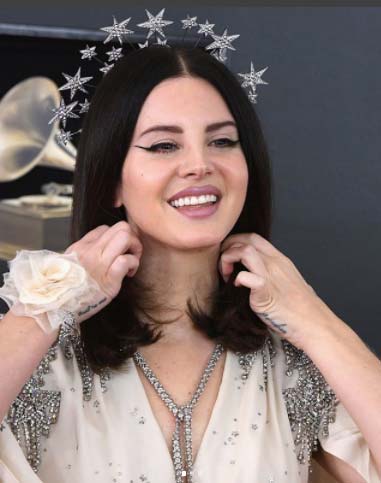 Lana Del Ray Gucci jewelry Grammys