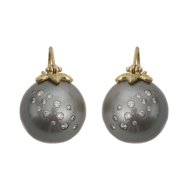 Samira 13 Flying pearl earrings