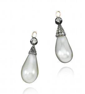 Antoinette pearl drops