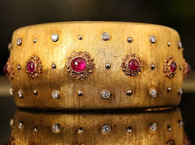 Buccellati gold and ruby cuff