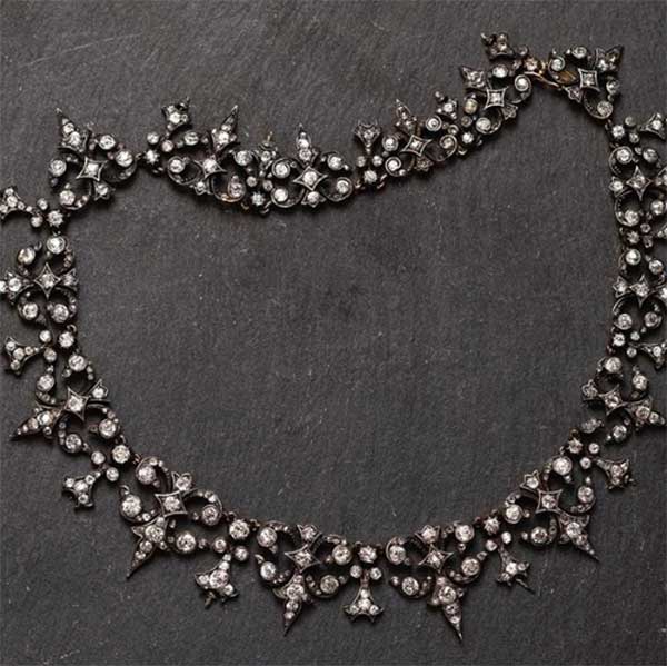 Jogani Victorian necklace