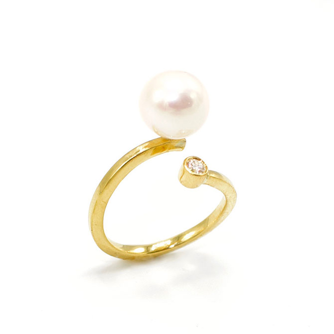 Katey Walker pearl ring