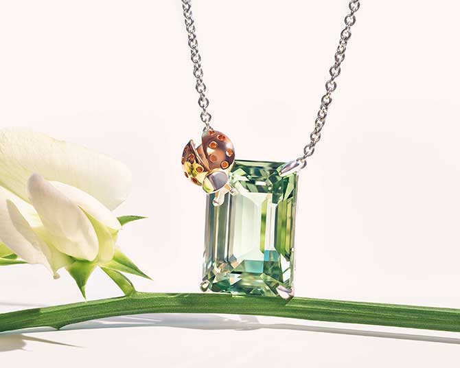 Return to Tiffany Love Bugs green quartz pendant