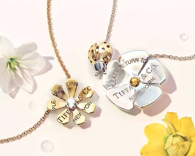 Return to Tiffany love bugs flower pendants