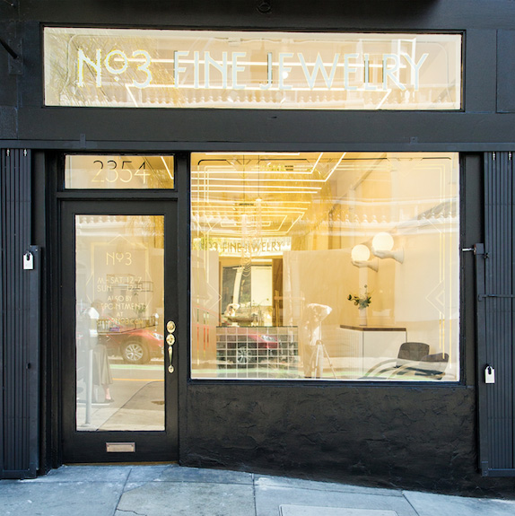 No 3 jewelry exterior