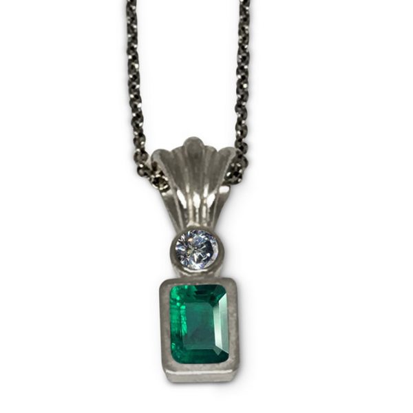 Green Is Gorgeous: Jewels for August and Beyond – JCK