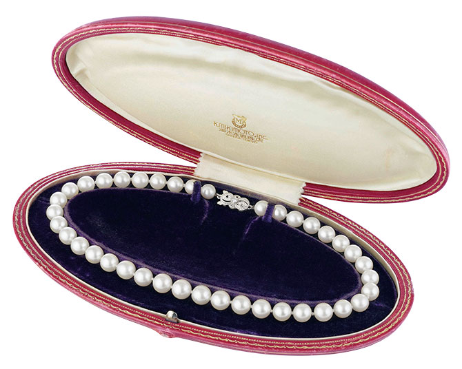 Marilyn Monroe Mikimoto pearls