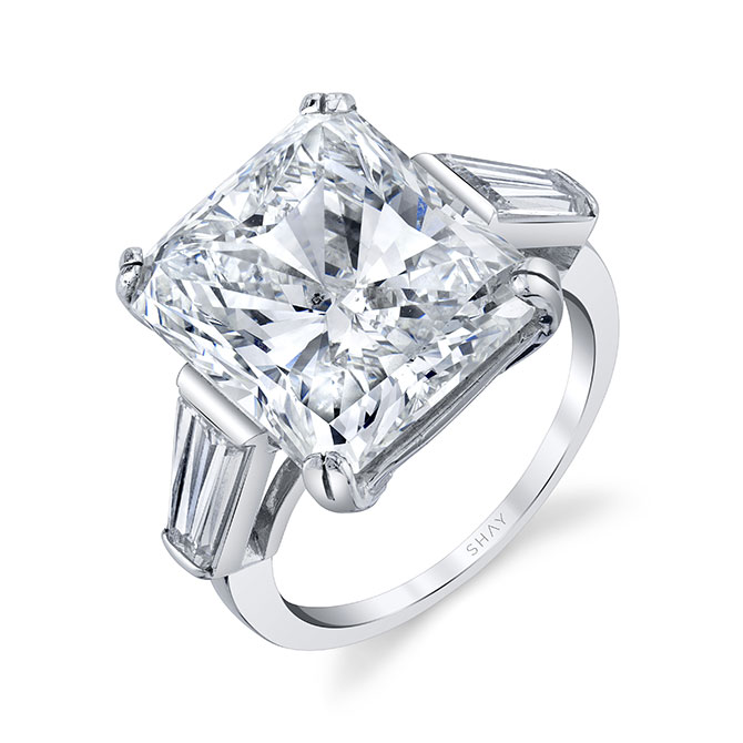 Shay Insane diamond ring