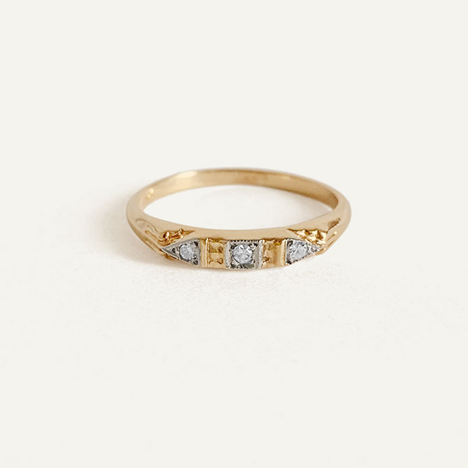 Kinn Vintage gold and diamond ring