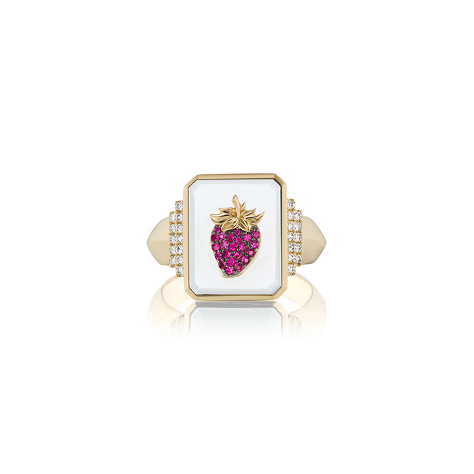 Sorellina strawberry signet ring