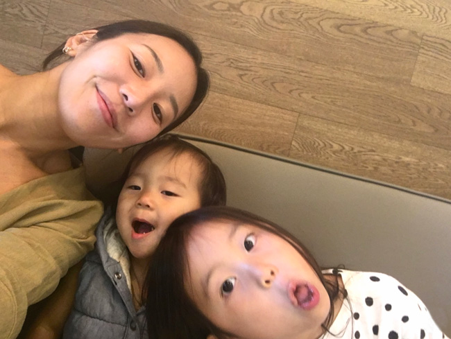 Katherine Kim and daughters