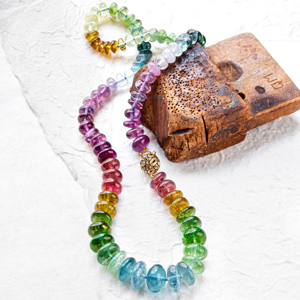 3 Ways to Turn Any Precious Gem into a Necklace | Raw quartz necklace, Raw  gemstone jewelry, Gemstone necklace diy