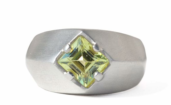 Mejia Jewelry sterling silver green chrysoberyl ring