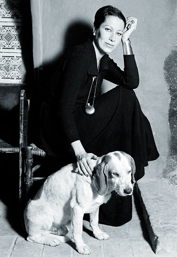 Elsa Peretti With Dog