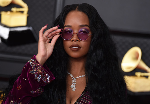 H.E.R. Grammys