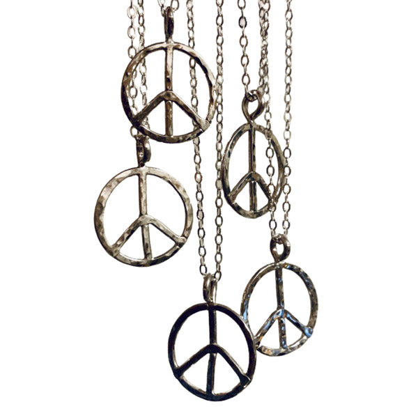 Foamy Wader peace necklace