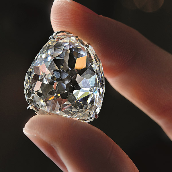 Natural Diamonds Inspire Storytellers, Photographers In New Book – JCK