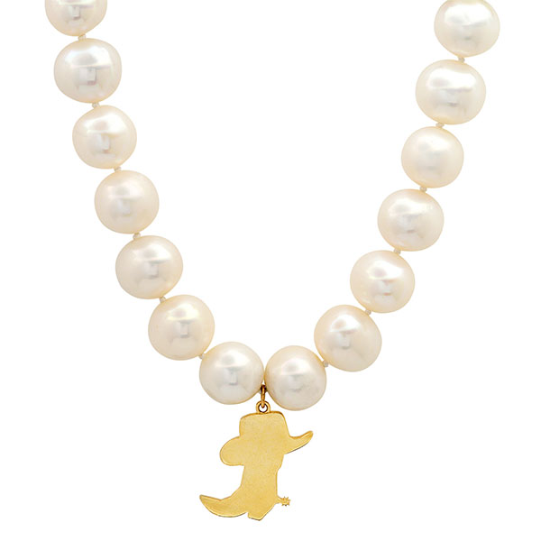 Established pearl necklace