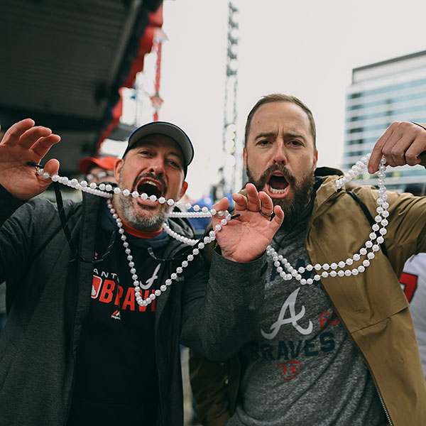 Braves player pearls why does Joc Pederson wear pearl necklace