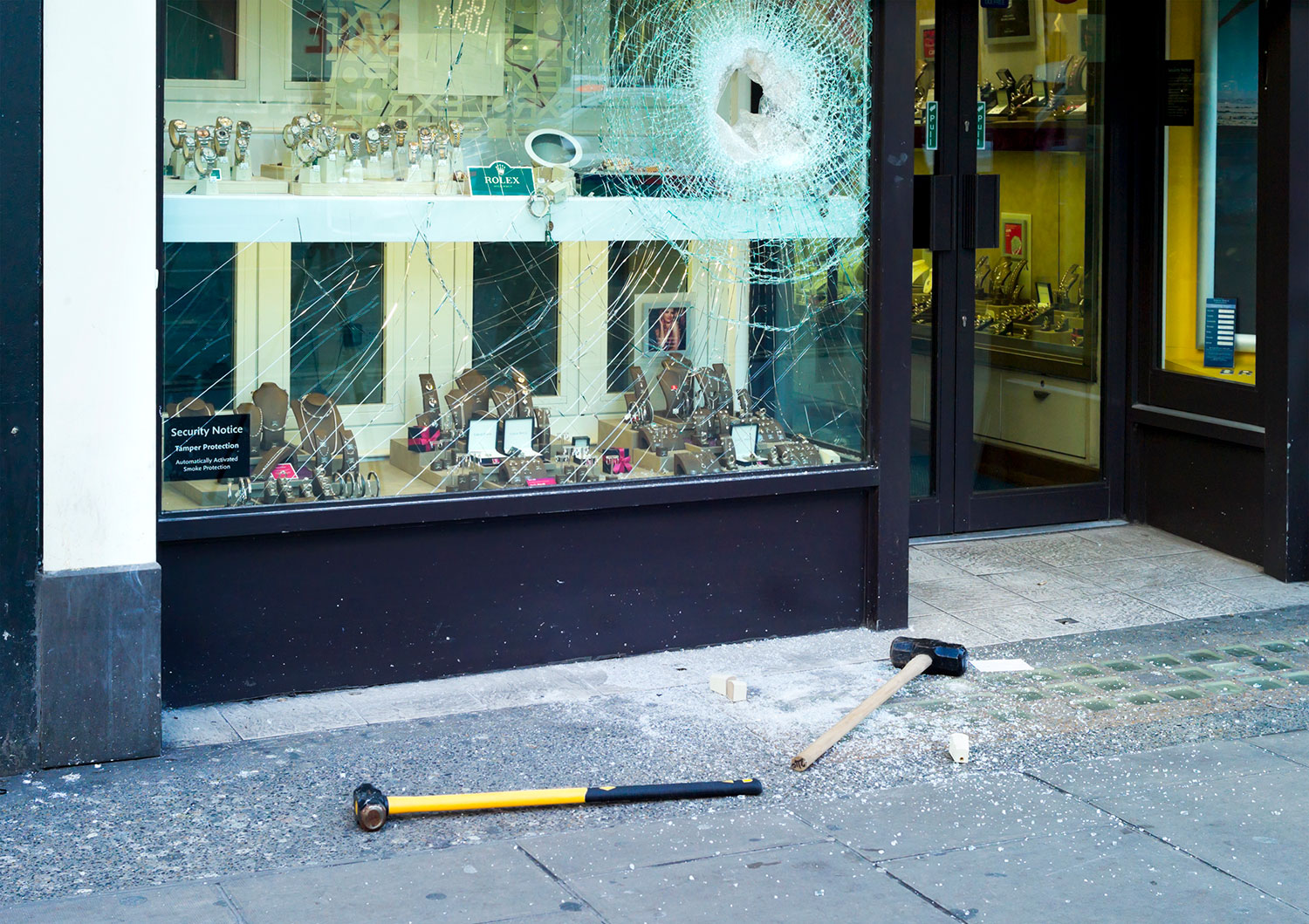 Smash and grab london jewelry store