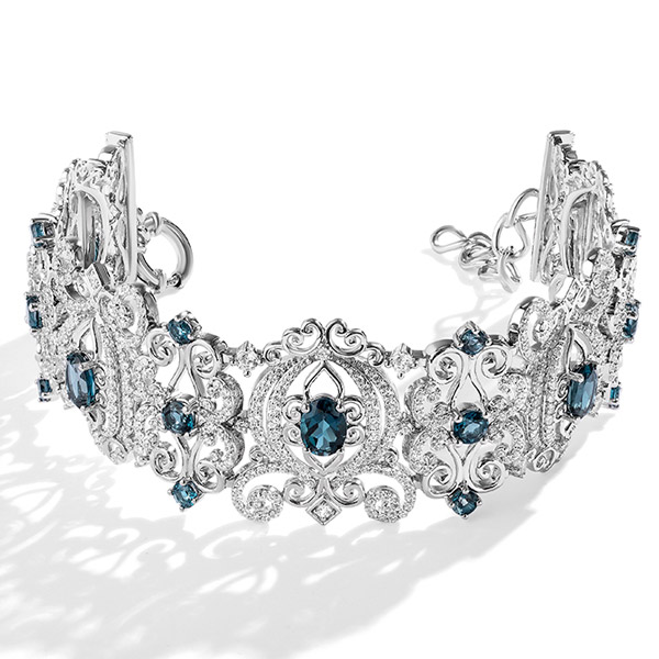 Chateau Cinderella Enchanted Carriage bracelet
