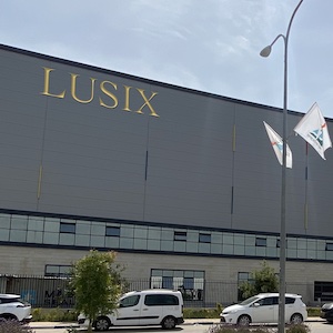 Lusix raises $90 million for lab-grown diamonds, including from LVMH Luxury  Ventures