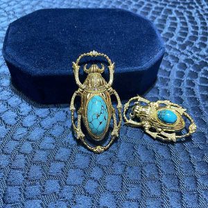 Parle turquoise brooches