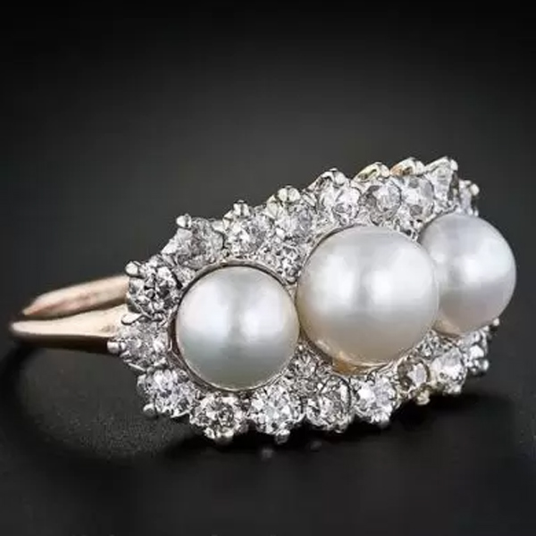 Lang Antiques pearl ring