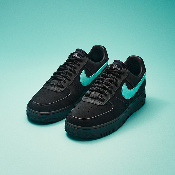 Susceptibles a Intervenir confiar Nike x Tiffany & Co. Shoe Collab Sets the Internet on Fire – JCK