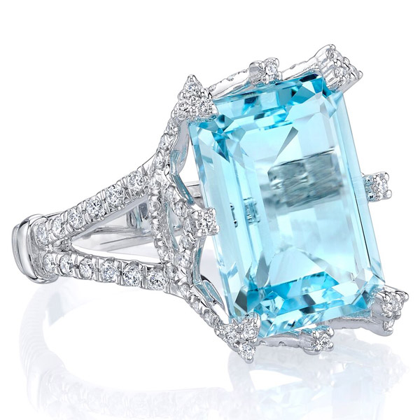 Sloane Street Signature aquamarine ring