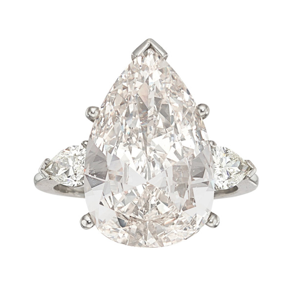 Heritage pear shape diamond ring