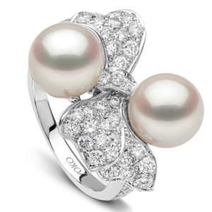 Yoko London pearl bow ring