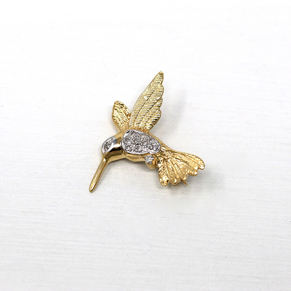 Hummingbird pin