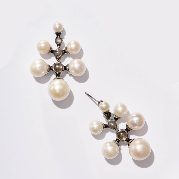 Nakard pearl earrings