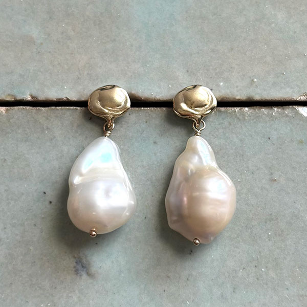 Goldluxe pearl earrings