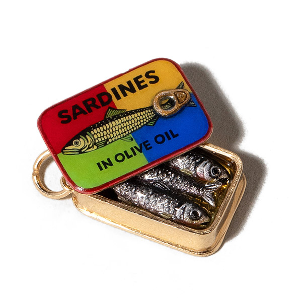 Mociun sardines charm