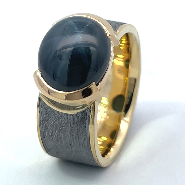 Chris Ploof cabochon sapphire ring