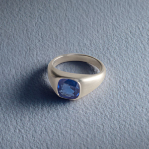 Kashmir Sapphire ring