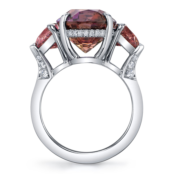 Omi Prive zoisite side view