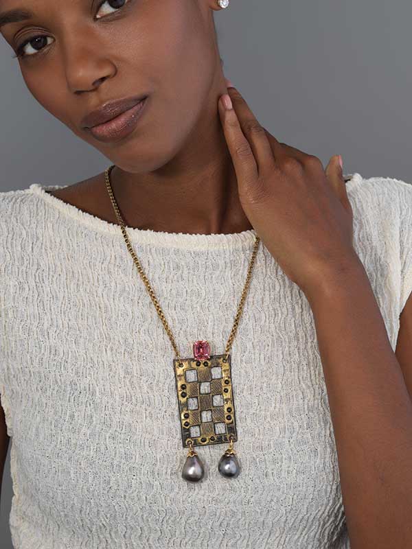 Rebecca Rau Protectrice