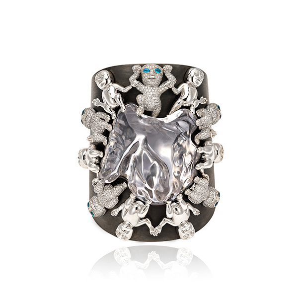 LydiaCourteilleWhiteParadisecuff