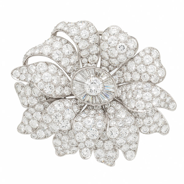 VCA flower brooch VCA flower brooch