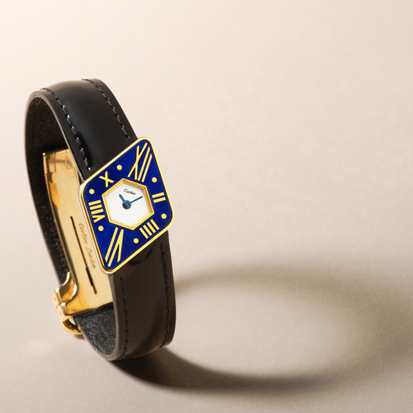 Cartier Asymétrique London with yellow gold and blue enamel face