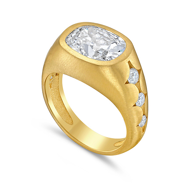 Lauren Newton diamond ring