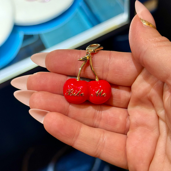 Tacit cherries penadnt