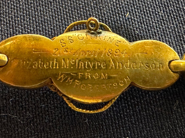 brooch back