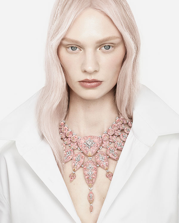 BOUCHERON flower necklace BOUCHERON flower necklace