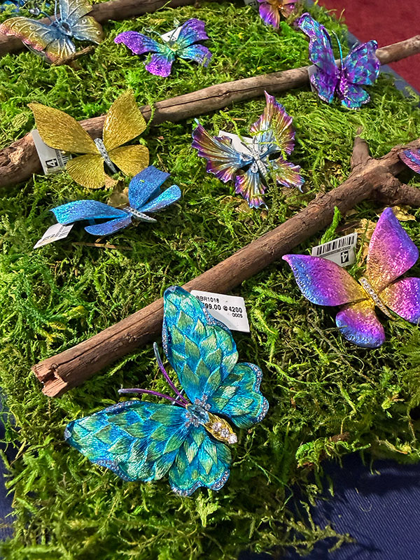 Brevani butterfly pins
