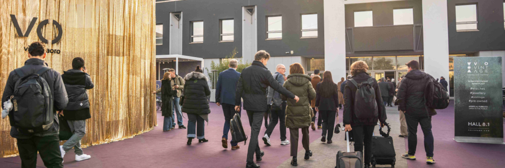 A group of people entering Vicenza Expo Centre